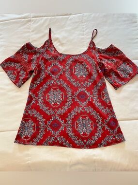 Wet-seal Y2K Women's M Cold Shoulder Sleeve Blouse Lace Details On Sleeves Boho